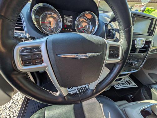 2013 Chrysler Town & Country Touring