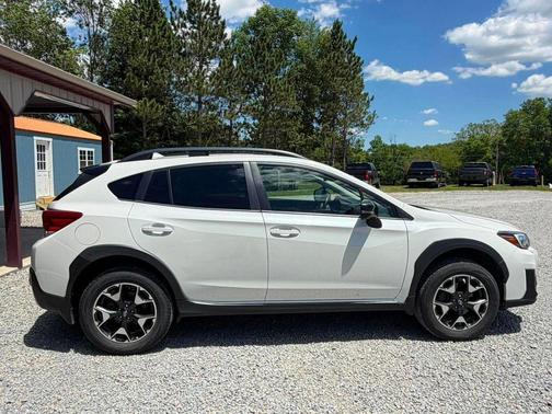 Crystal White Pearl 2019 Subaru Crosstrek 2.0i Premium