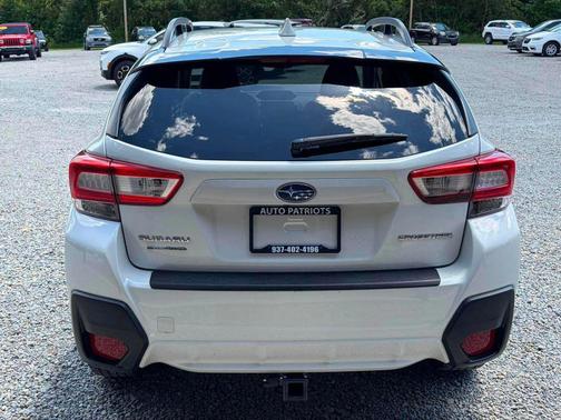 Crystal White Pearl 2019 Subaru Crosstrek 2.0i Premium