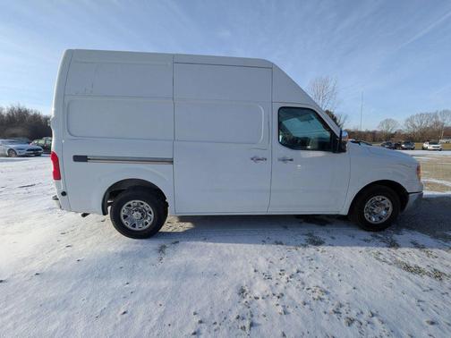 2018 Nissan NV Cargo NV3500 HD S V8