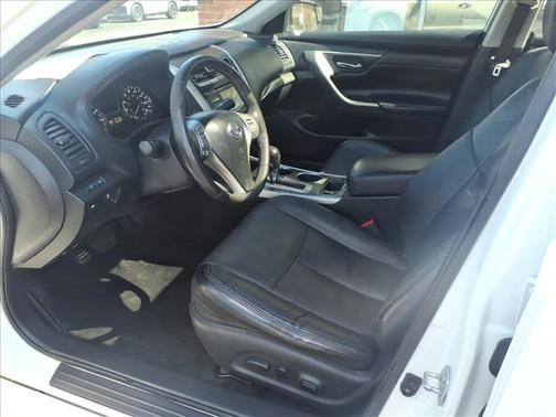 Pearl White 2015 Nissan Altima 2.5 SL