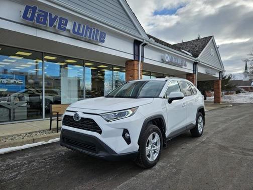 2020 Toyota RAV4 Hybrid XLE