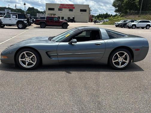 2004 Chevrolet Corvette Base