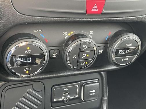 2017 Jeep Renegade Altitude