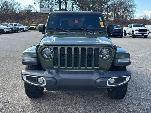 2023 Jeep Gladiator Sport