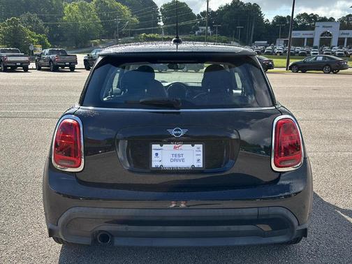 2022 MINI Hardtop Cooper
