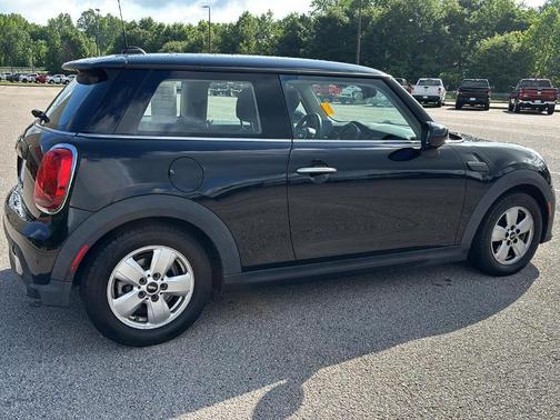 2022 MINI Hardtop Cooper