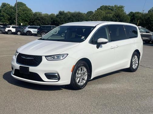 2023 Chrysler Pacifica Touring-L