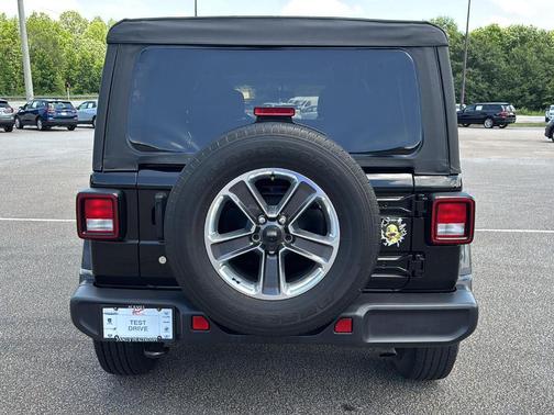 2020 Jeep Wrangler Unlimited Sahara