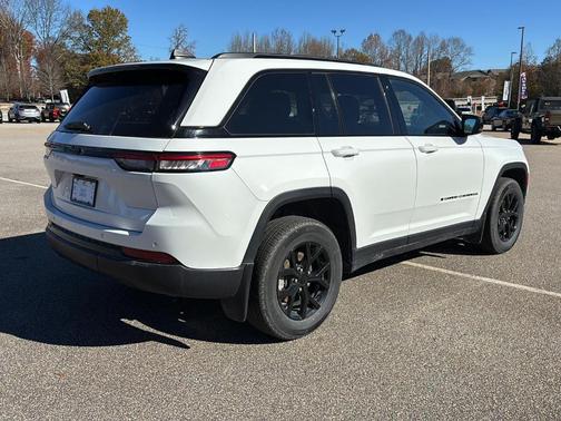 2024 Jeep Grand Cherokee Laredo