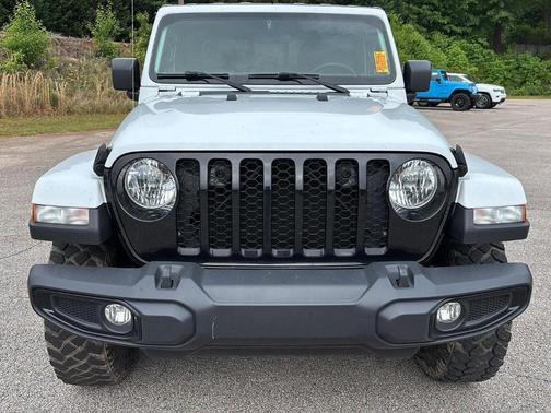 2022 Jeep Gladiator Sport
