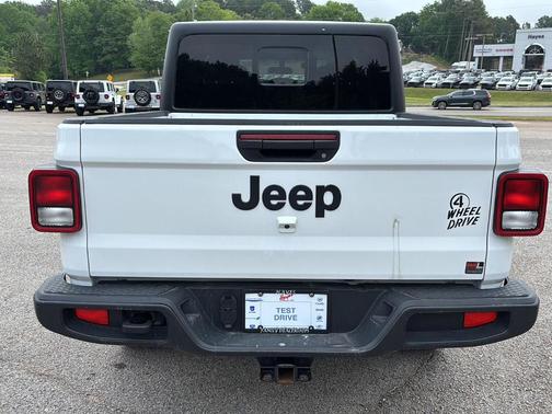 2022 Jeep Gladiator Sport