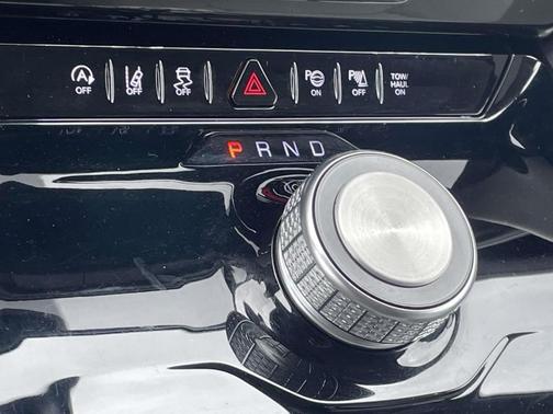 2024 Jeep Wagoneer Base