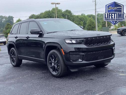 2025 Jeep Grand Cherokee Laredo