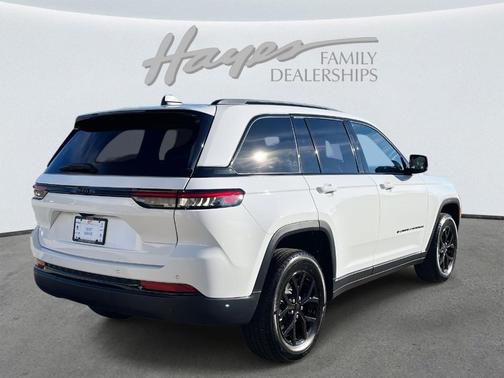 2024 Jeep Grand Cherokee Laredo