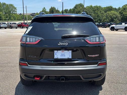 2022 Jeep Cherokee Trailhawk