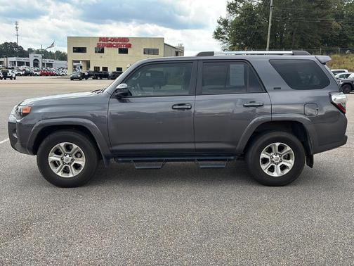 2022 Toyota 4Runner SR5