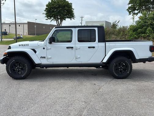 2022 Jeep Gladiator Sport