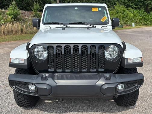 2022 Jeep Gladiator Sport
