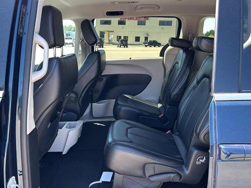 Fathom Blue Pearlcoat 2024 Chrysler Pacifica Touring-L