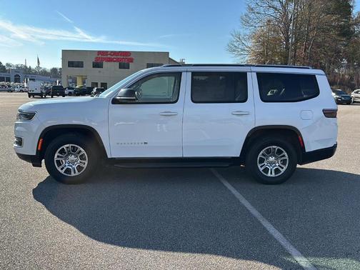 2024 Jeep Wagoneer Base