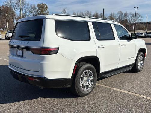 2024 Jeep Wagoneer Base