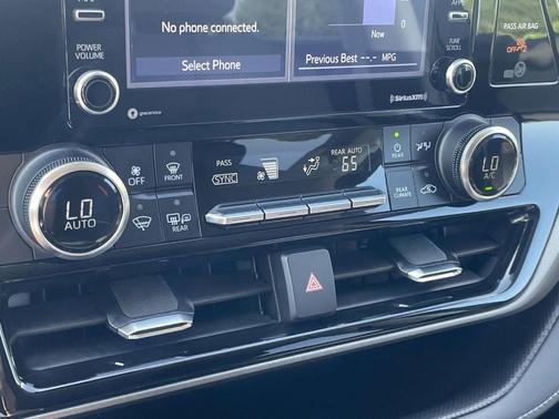 2022 Toyota Highlander L