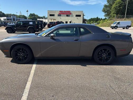 2017 Dodge Challenger SXT
