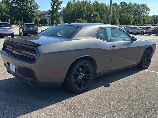 2017 Dodge Challenger SXT