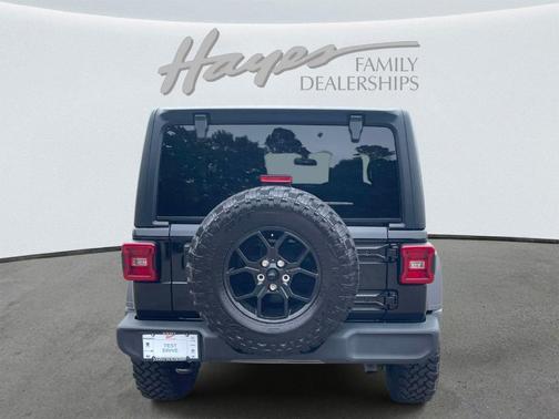 Black Clearcoat 2022 Jeep Wrangler Unlimited Sport Altitude