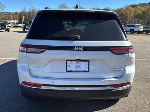 2024 Jeep Grand Cherokee Laredo