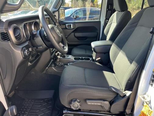 2023 Jeep Gladiator Sport