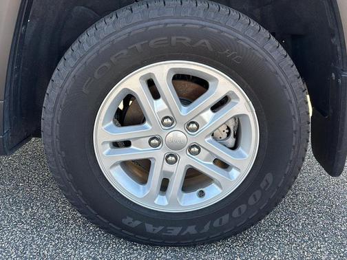 2024 Jeep Grand Cherokee Laredo