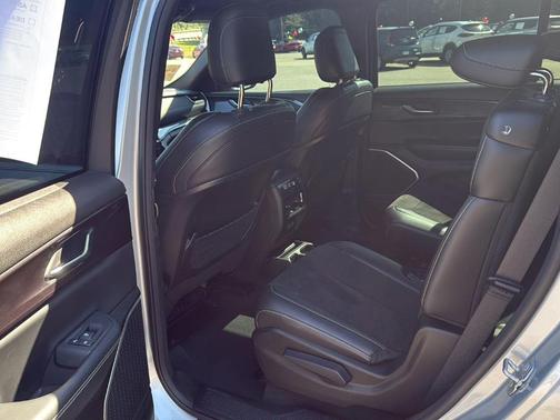 2022 Jeep Grand Cherokee L Laredo