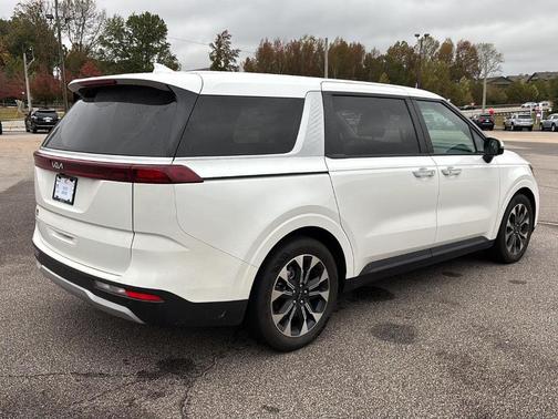 2024 Kia Carnival EX