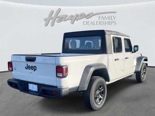 2026 Jeep Gladiator Sport
