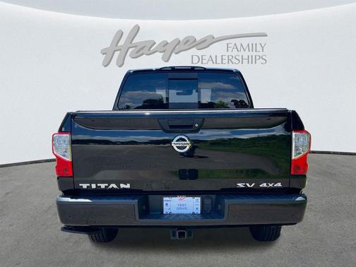 2021 Nissan Titan SV