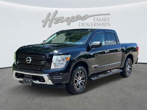 2021 Nissan Titan SV