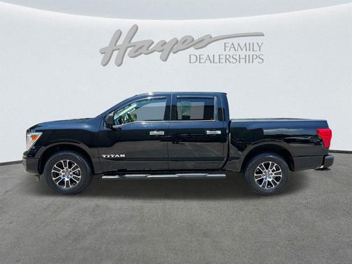 2021 Nissan Titan SV