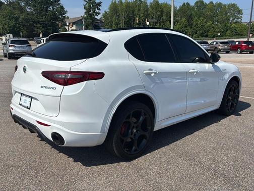 2022 Alfa Romeo Stelvio Veloce