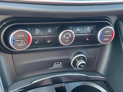 2022 Alfa Romeo Stelvio Veloce