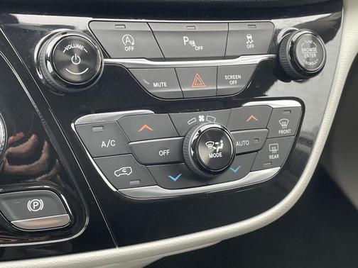 2018 Chrysler Pacifica Touring-L Plus