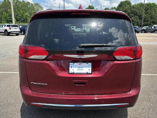 2018 Chrysler Pacifica Touring-L Plus