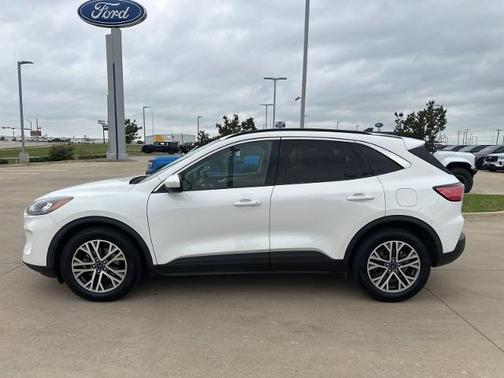 STAR WHITE METALLIC TRI-COA 2021 Ford Escape SEL