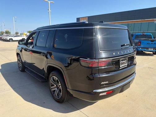 Diamond Black Crystal Pearlcoat 2024 Jeep Wagoneer Series II 4x4