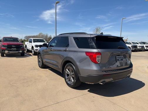 CARBONIZED GRAY METALLIC 2021 Ford Explorer XLT