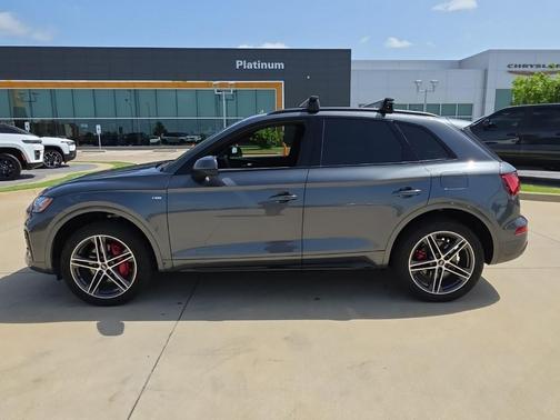 Daytona Gray Pearl Effect 2025 Audi Q5 55 S line quattro Premium