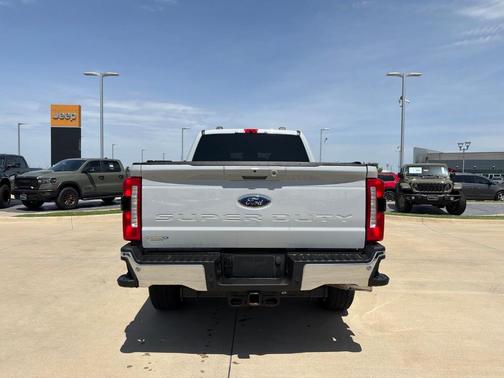 Avalanche 2026 Ford F-250 Lariat