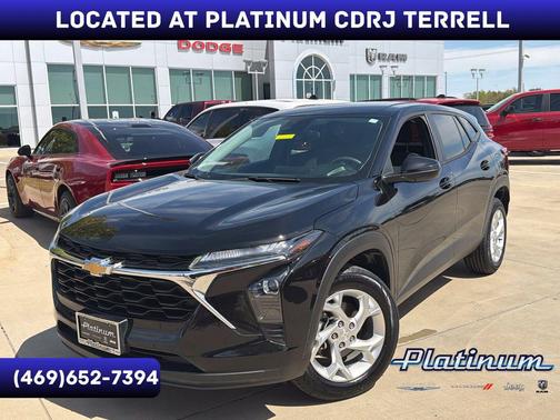 Mosaic Black Metallic 2024 Chevrolet Trax LS