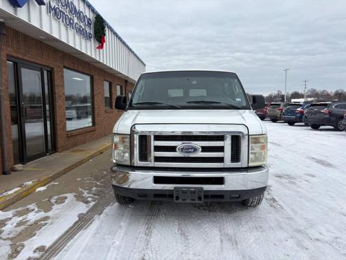 2013 Ford E350 Super Duty XLT